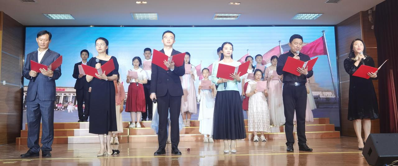 用声音点亮童心——“我是朗读者”走进如皋市外国语学校
